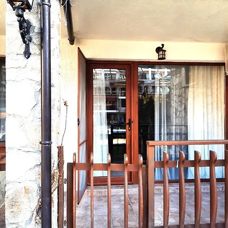 Grosses Studio Olymp In Der Naehe Des Strandes Mit Eigenem Innenhof Und Zugang Zum Pool Apartamento