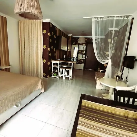 Apartamento Grosses Studio Olymp In Der Naehe Des Strandes Mit Eigenem Innenhof Und Zugang Zum Pool