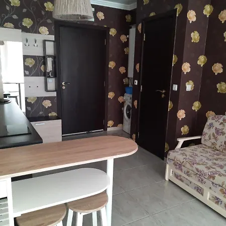 Grosses Studio Olymp In Der Naehe Des Strandes Mit Eigenem Innenhof Und Zugang Zum Pool Apartamento Sveti Vlas