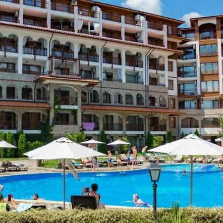 Grosses Studio Olymp In Der Naehe Des Strandes Mit Eigenem Innenhof Und Zugang Zum Pool アパート *